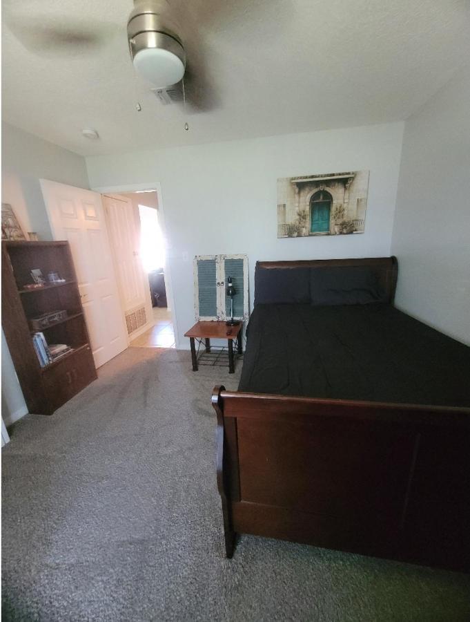 Bedroom Four Minutes From Beach Pensacola Exteriör bild