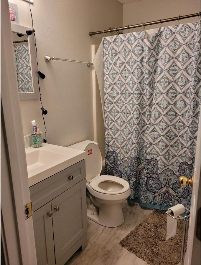 Bedroom Four Minutes From Beach Pensacola Exteriör bild